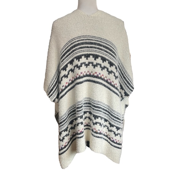Anthropologie AKEMI + KIN Aztec Shrug Cardigan Poncho Sweater Eyelash Knit O/S - Picture 8 of 13